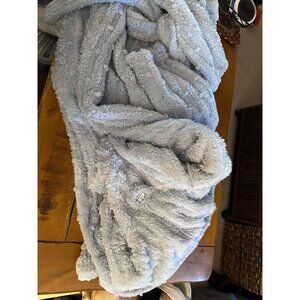 Womens L/XL Light Blue Heavy Fuzzy Plush Long Robe